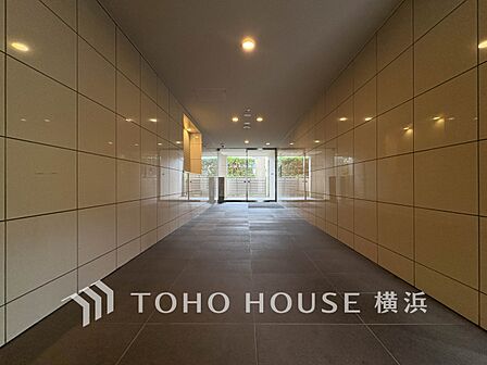 デザイン性の高いエントランスは、住む方のプライドを満たすクオリティ。