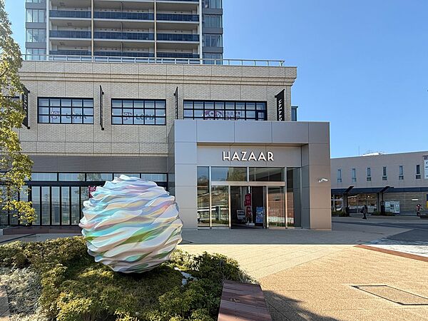 ロピア横浜羽沢店　450m　毎日の食卓を飾る新鮮な食料品が揃います。セルフレジも導入されお買物もスムーズに。