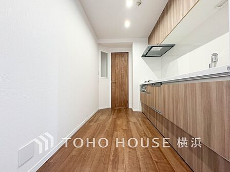 話に夢中になりすぎて、ついつい時を忘れてしまう。そんな束の間の幸せを感じさせてくれる場所。