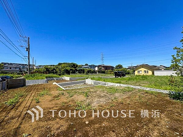 吹き渡る風が心地良い爽やかな住環境。是非一度現地をご覧ください。（2026年6月撮影）
