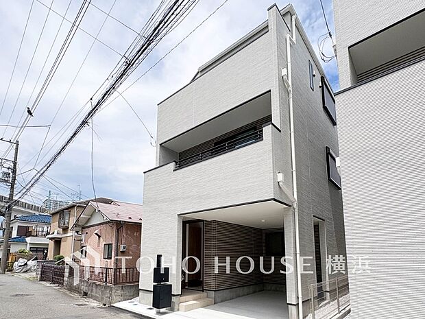 お住まいの顔となる玄関。住まう方のプライドを満たすクオリティを備えています。 
