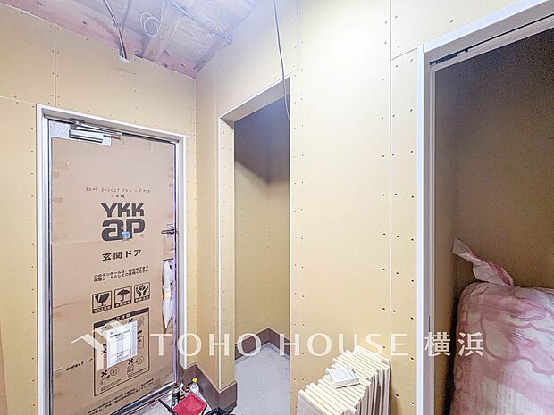 シューズインクローゼット完備でたくさんの靴をしっかり収納。（2026年6月撮影）
