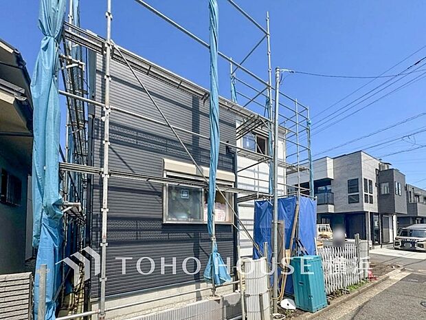 暖かな陽光と爽やかな風がハーモニーを奏でる上質な空間を愉しむ暮らし。（2026年6月撮影）