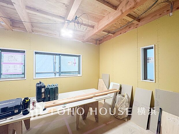 趣味に没頭したり、自分の時間を愉しめる一部屋です。(2026年6月撮影)