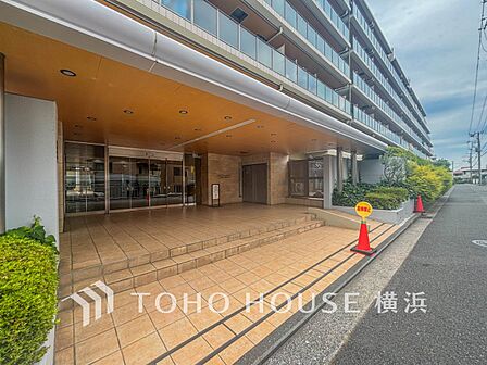 デザイン性の高いエントランスは、住む方のプライドを満たすクオリティ。