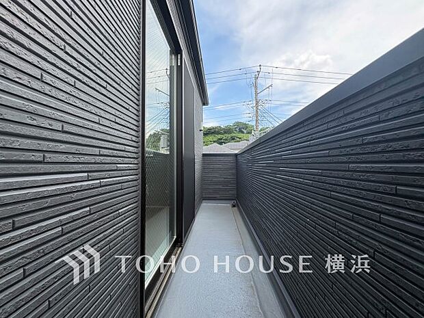 お部屋にも爽やかな風と暖かく柔らかな日差しが差し込み、毎日の暮らしを豊かに彩ります。