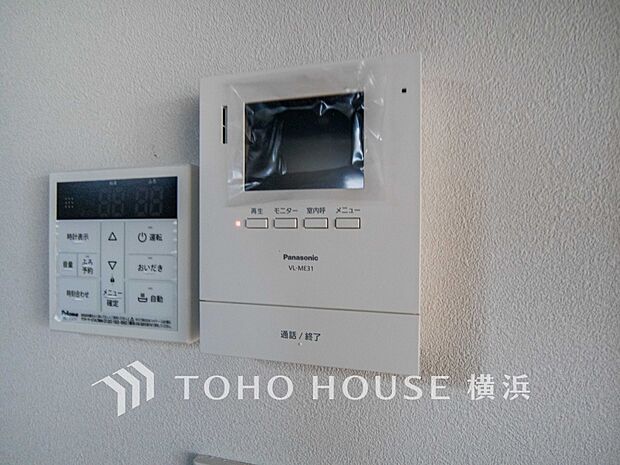誰が来てもわかる様にモニター付きインターホンを設置。快適と安らぎを合わせた優しい設計。