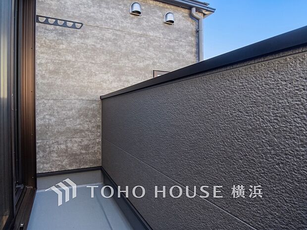 お部屋にも爽やかな風と暖かく柔らかな日差しが差し込み、毎日の暮らしを豊かに彩ります。