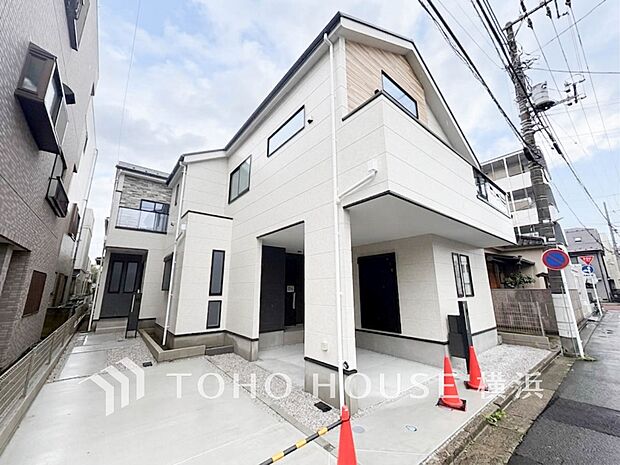 お住まいの顔となる玄関。住まう方のプライドを満たすクオリティを備えています。