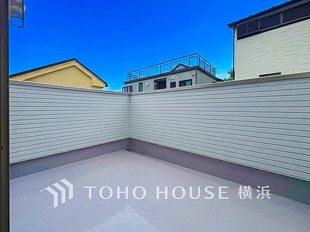 お部屋にも爽やかな風と暖かく柔らかな日差しが差し込み、毎日の暮らしを豊かに彩ります。