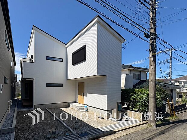 お住まいの顔となる玄関。住まう方のプライドを満たすクオリティを備えています。