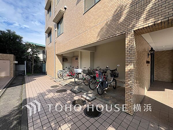 敷地内駐輪場完備。