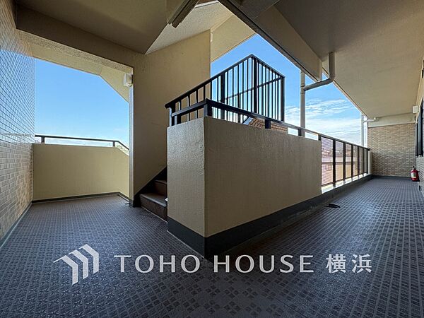 マンション内は清潔感があり、行き届いた管理体制がうかがえます。
