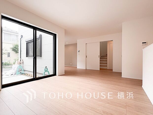集いの場、憩いの場としての快適性を求めたやすらぎの空間です。
