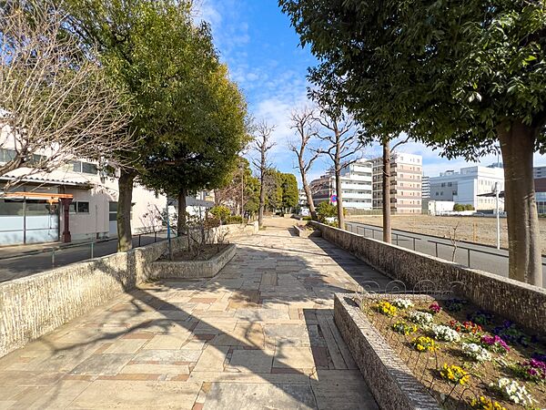 南河原公園　750m　木漏れ日に癒される森林浴にオススメの静かな公園です。