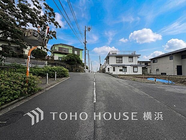 穏やかな住環境で子育てファミリーにもおすすめです。（2026年6月撮影）