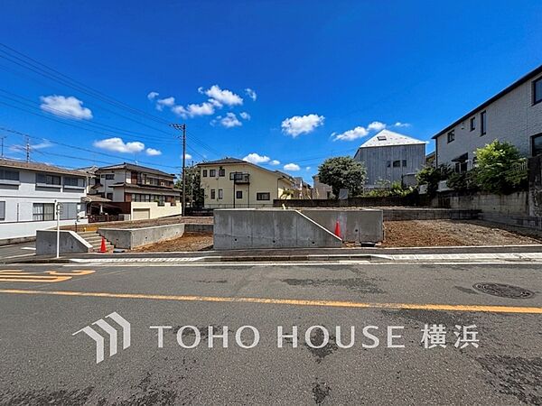 子育て環境、生活利便に優れた住環境に立地し、ゆとりある生活が送れます。（2026年6月撮影）