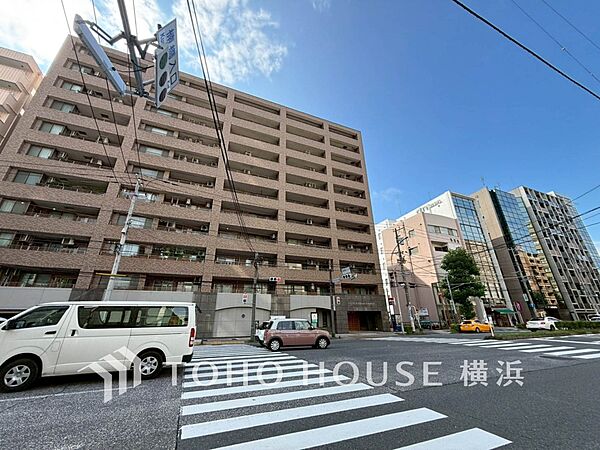 生活利便に優れた住環境に立地し、ゆとりある生活が送れます。