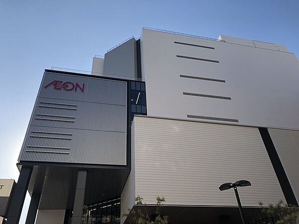 CeeU　Yokohama　800m　スーパーのイオンフードスタイルや、エディオンなど暮らしに便利なお店が揃うイオンモールです。
