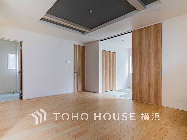 折上天井。こだわりの室内には至福のシーンが繰り広げられます。
