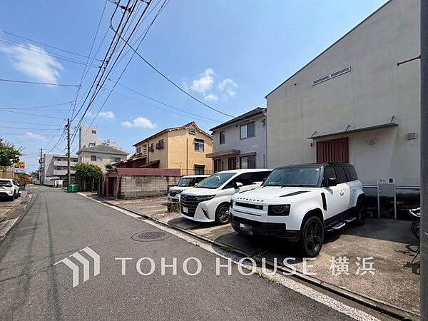 生活利便に優れた住環境に立地し、ゆとりある生活が送れます。