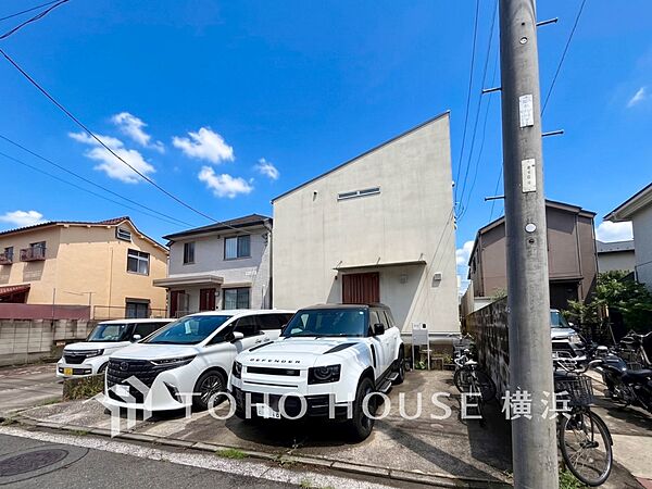 十分な広さのカースペースは、お車2台分の広さがあります。