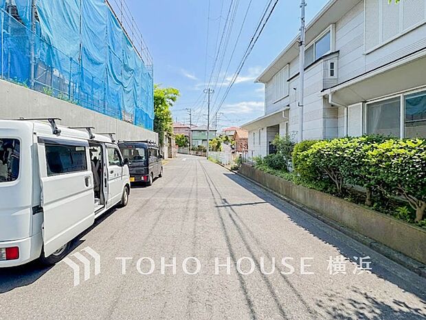 子育て環境、生活利便に優れた住環境に立地し、ゆとりある生活が送れます。（2026年6月撮影）