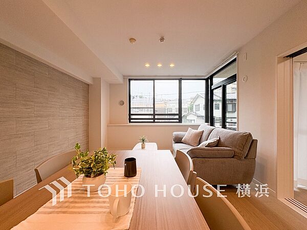 家族と過ごす時間を大切にしたい方にぴったりの明るくゆとりある住空間です。