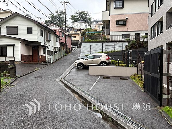 忙しく過ぎゆく日常を置き去るほど、ゆったりした時間が流れる住環境。