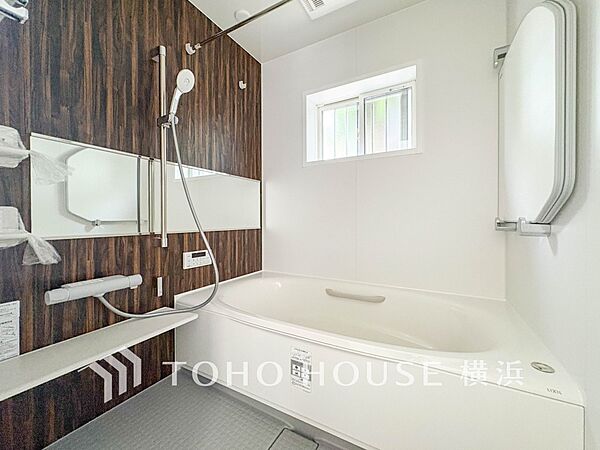 一日の疲れが癒される優雅な時間を堪能できるゆとりあるバスルームです。
