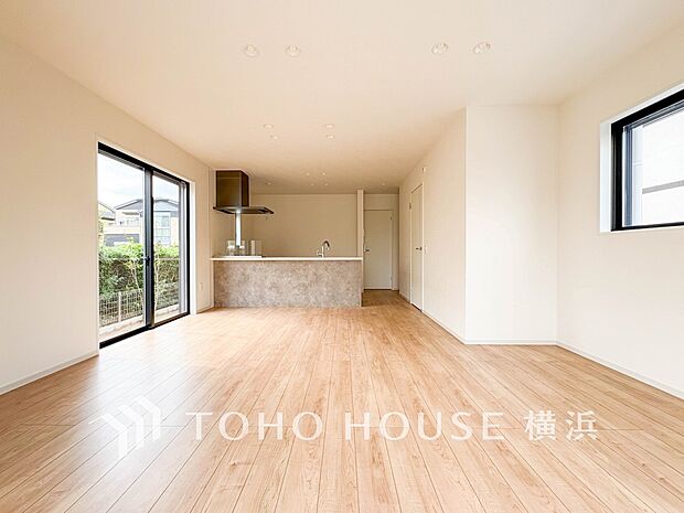 和やかで洗練された空間の演出。寛ぎとコミュニケーションを育む居心地のよい場所。