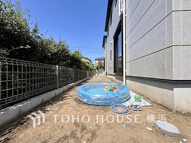 毎日の暮らしの中に癒しを与えてくれるお庭スペース。