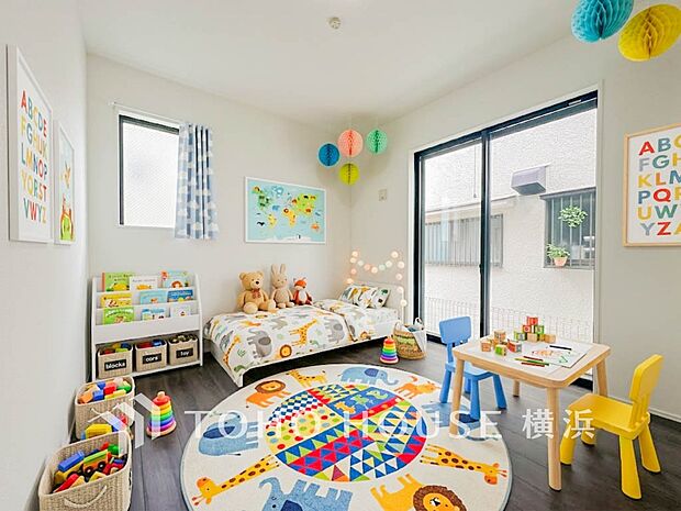 自分時間を快適に過ごせるお部屋。※生成AIによるイメージです。家具・小物は販売価格に含まれません。