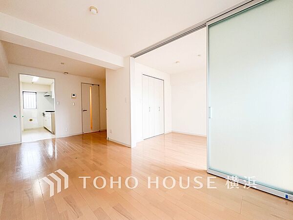 家族と過ごす時間を大切にしたい方にぴったりの明るくゆとりある住空間です。