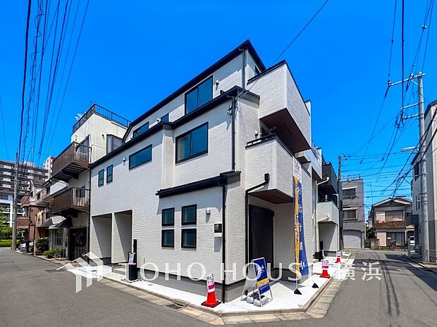 お住まいの顔となる玄関。住まう方のプライドを満たすクオリティを備えています。