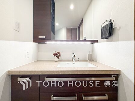 ご家族の1日が始まり、1日の終わりを締めくくる洗面空間。
