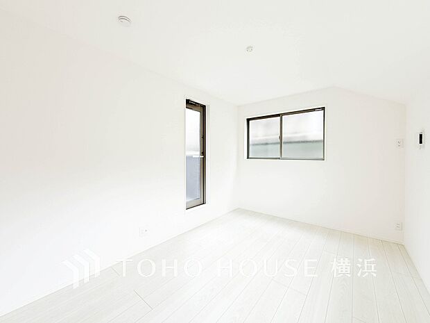 心地よい光と風があふれています。プライベートな自分時間を快適に過ごせるお部屋。