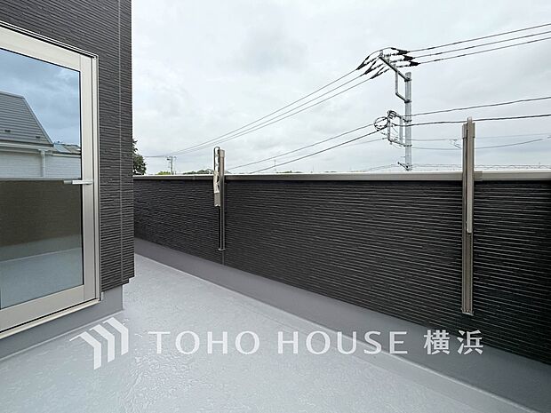 お部屋にも爽やかな風と暖かく柔らかな日差しが差し込み、毎日の暮らしを豊かに彩ります。