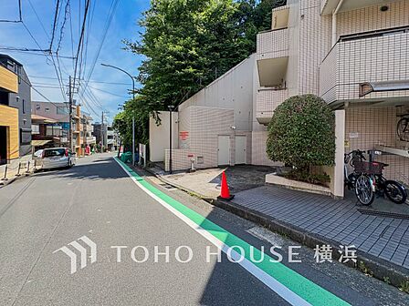 生活利便に優れた住環境に立地し、ゆとりある生活が送れます。