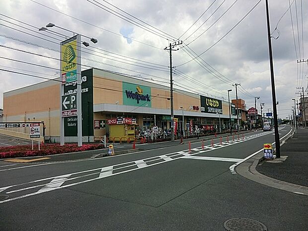 いなげや大和高座渋谷店 1400m 毎日の食卓を彩る食料品が品揃え豊富に揃います。