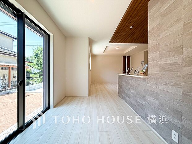 ここはみんなが集い、食事と楽しい会話が始まるスペース。