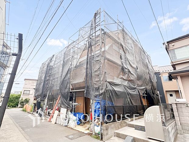 暖かな陽光と爽やかな風がハーモニーを奏でる上質な空間を愉しむ暮らし。(2026年7月撮影)