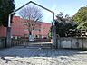 周辺：横浜市立荏田南小学校　400m　徒歩5分。小学校が近いのは子育てファミリーにもおすすめのポイントです。 