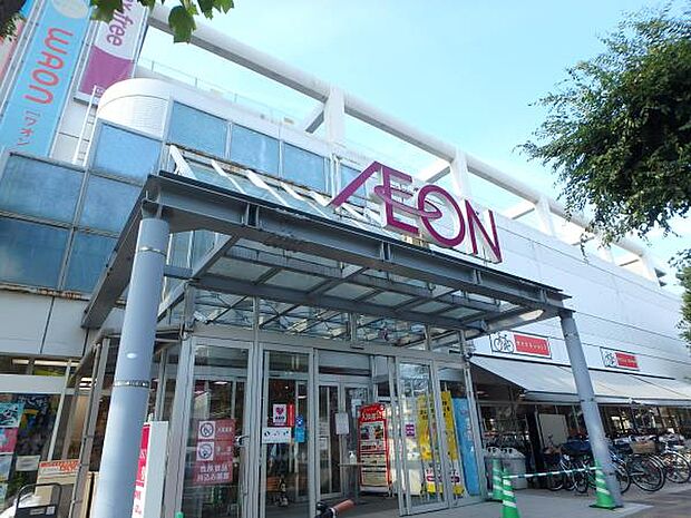 イオン駒岡店　1500m　24時間営業の大型スーパー。無料立体駐車場270台完備。 