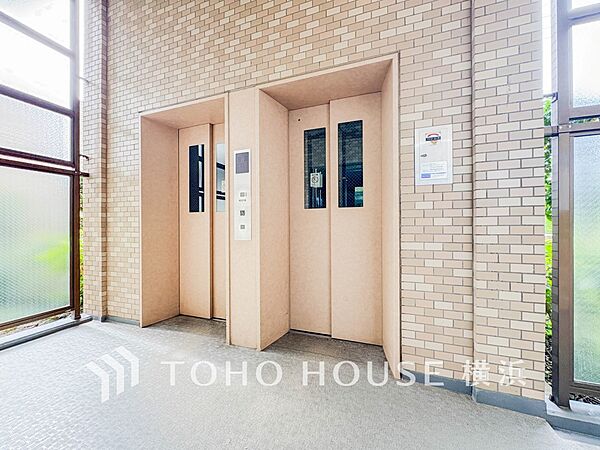 大きな荷物やお買い物帰りの重い荷物にも安心のエレベーター。