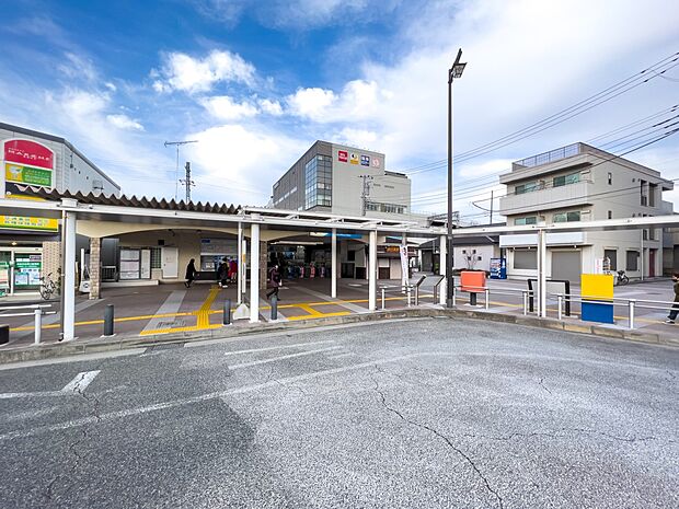 小田急江ノ島線「高座渋谷」駅 1520m 新宿へは大和で快速急行に乗り換えて約52分。都心へもマリンリゾートにも快適なアクセスです。