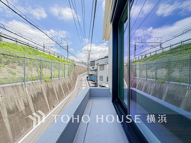 お部屋にも爽やかな風と暖かく柔らかな日差しが差し込み、毎日の暮らしを豊かに彩ります。