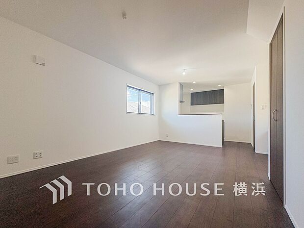 ここはみんなが集い、食事と楽しい会話が始まるスペース。