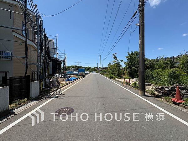 穏やかな住環境で子育てファミリーにもおすすめです。（2026年7月撮影）