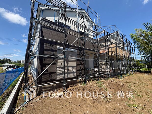 良質な環境に暮らす永住の邸がここに誕生します。(2026年7月撮影)